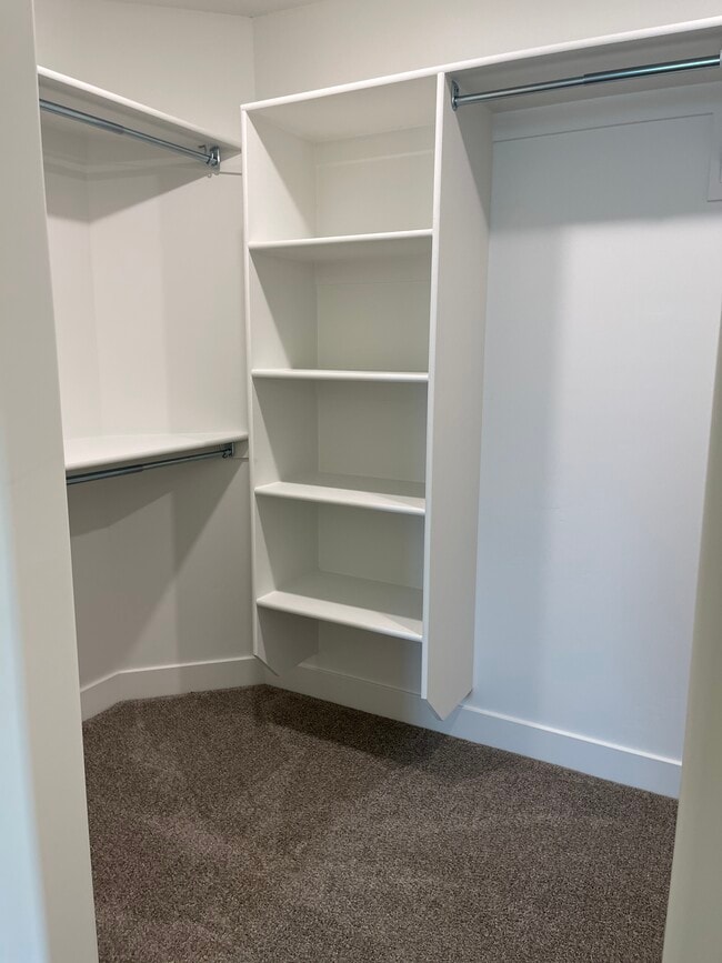 Building Photo - 1099 N Ledger Dr