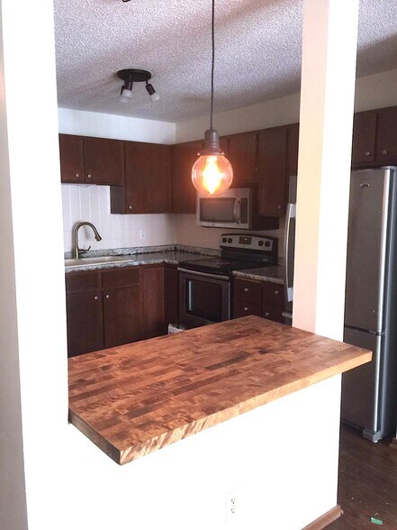 Building Photo - 121 S Washington Ave