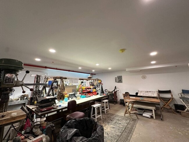 Building Photo - 138 Dwight St