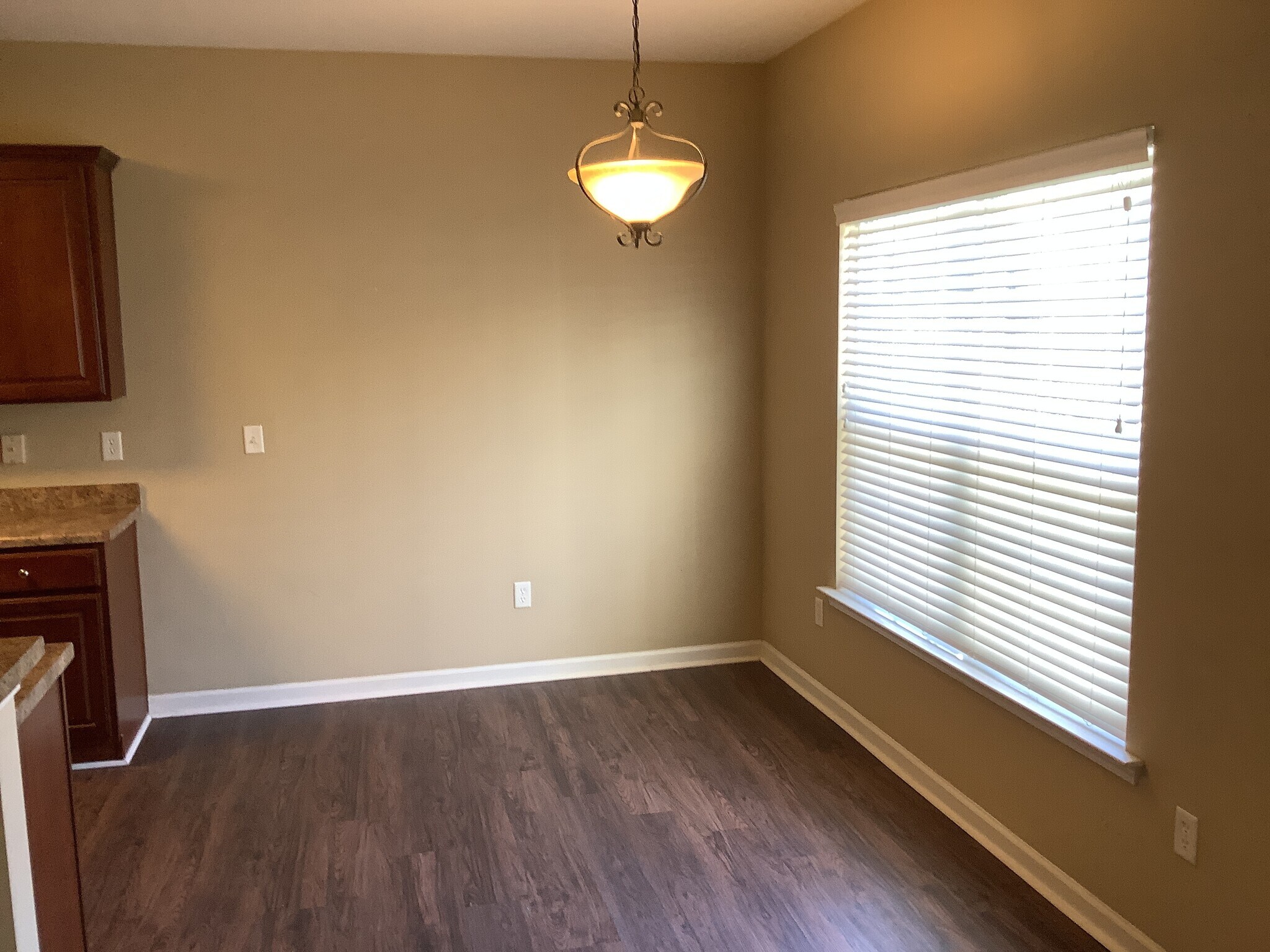 Building Photo - 111 Pin Oak Ct