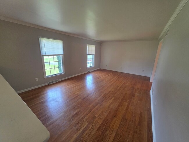 Building Photo - 146 Honora Dr