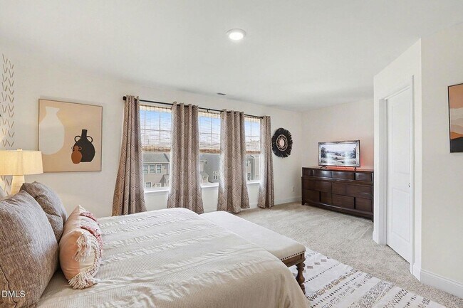 Building Photo - 3 Bedroom 2.5 Bathroom Townhome w/ 1 car garage in a prime location of Flowers Plantation