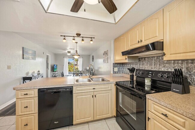 Building Photo - "Charming 2-Bed, 2-Bath Villa in Lake Shore Condominiums"