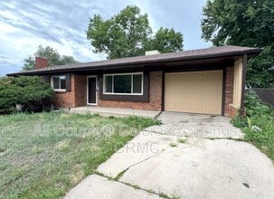Building Photo - 2122 Meyers Ave