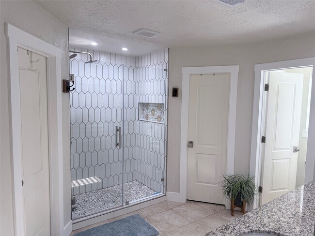 Building Photo - 4012 Chile Dr