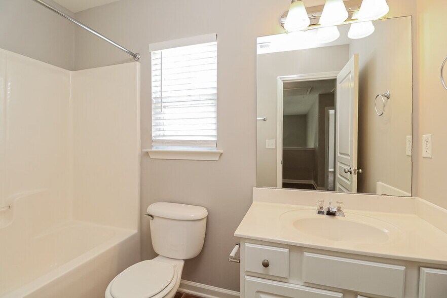 Building Photo - 1715 Crabapple Tree Ln