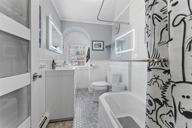 Building Photo - 598 N Lake Blvd