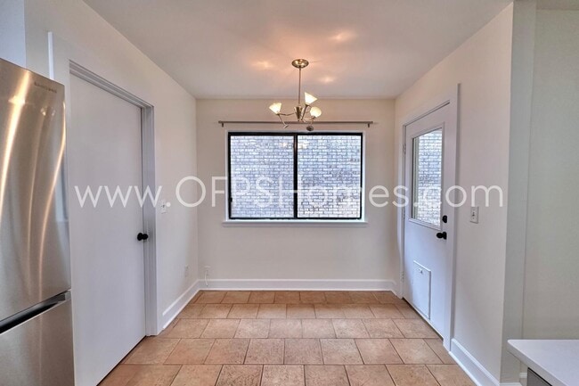 Building Photo - 3935 Balsam Dr