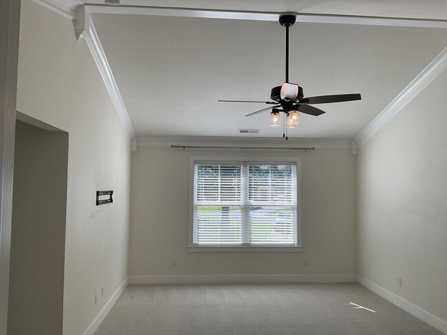 Building Photo - 4 Bedroom 2.5 Bathroom located in Old Mill...