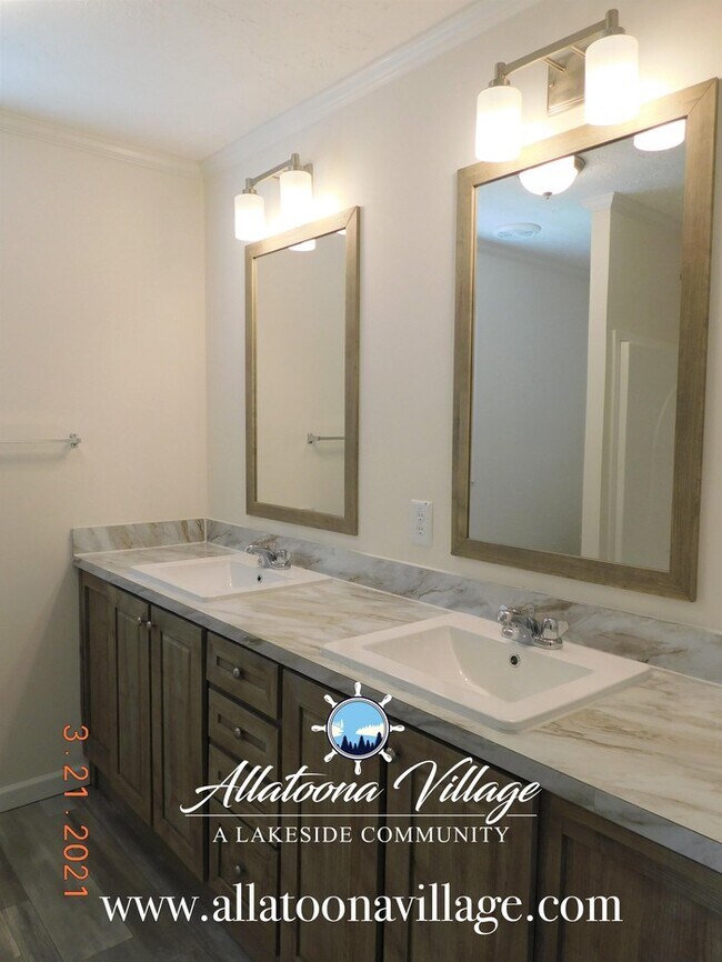 Building Photo - 3BR/2Bth w/ Lake Access and Pet Friendly i...