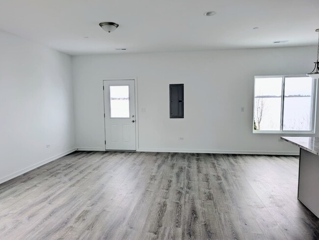 Building Photo - 1241 Gillespie Ln