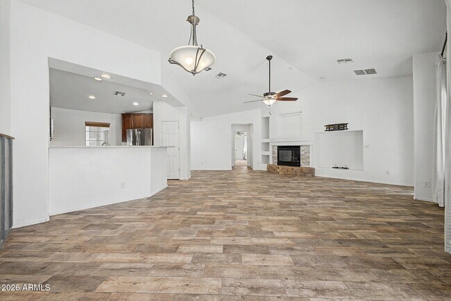 Building Photo - 614 S 111th Dr