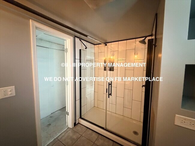 Building Photo - 4328 Terrace St