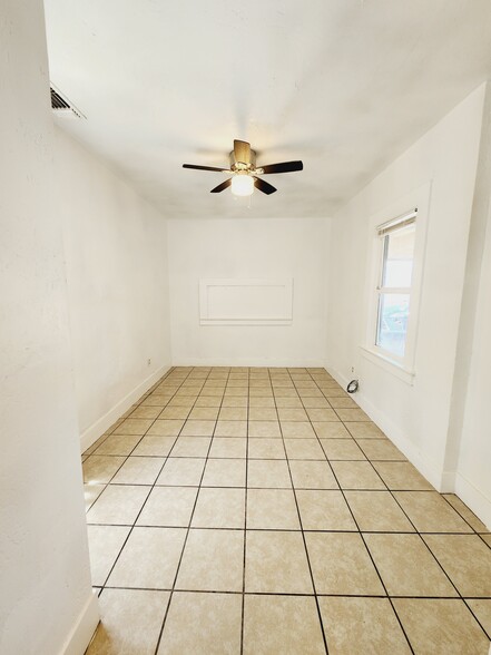 Building Photo - 118 Baker Way