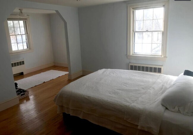 Building Photo - 73 Tiffany St