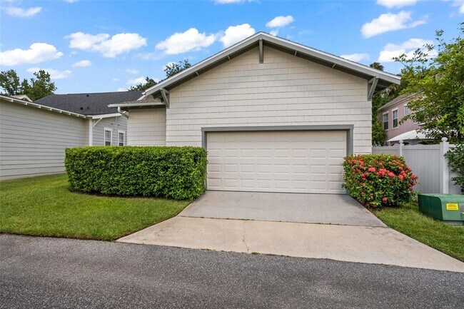 Building Photo - 1114 White Moss Ln