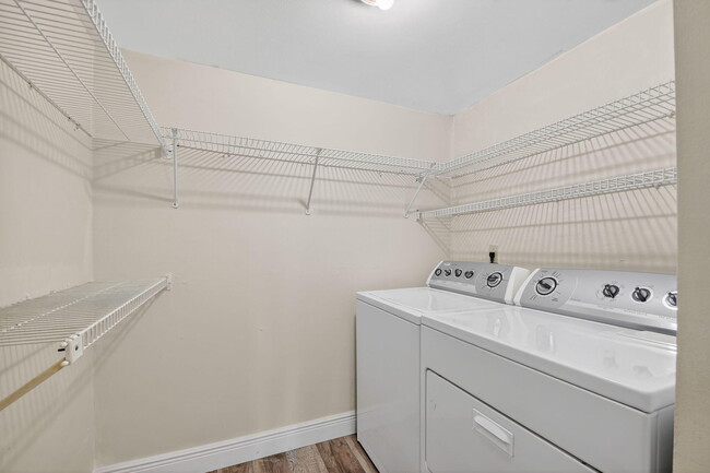 Building Photo - 1013 Green Pine Blvd