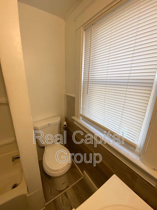 Building Photo - 709 Townsend Pl