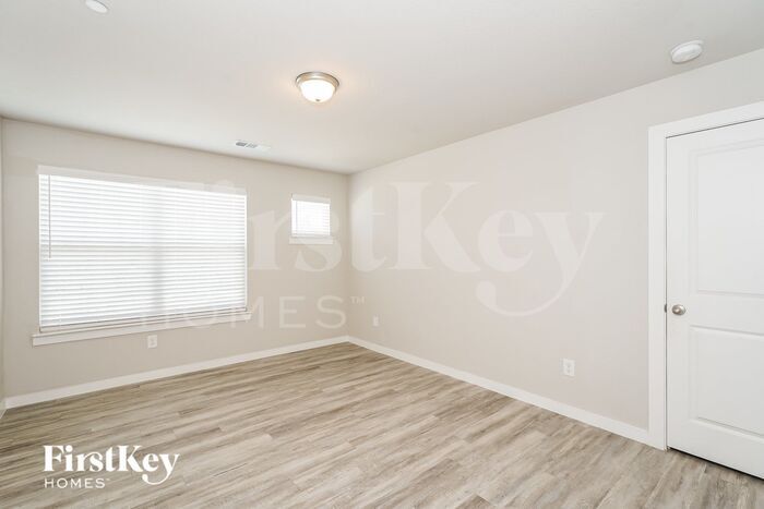 Building Photo - 615 Sophia Wy