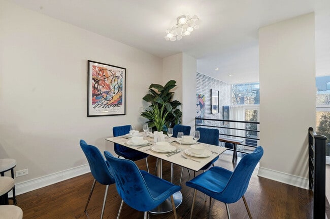 Building Photo - 657 N Carpenter St