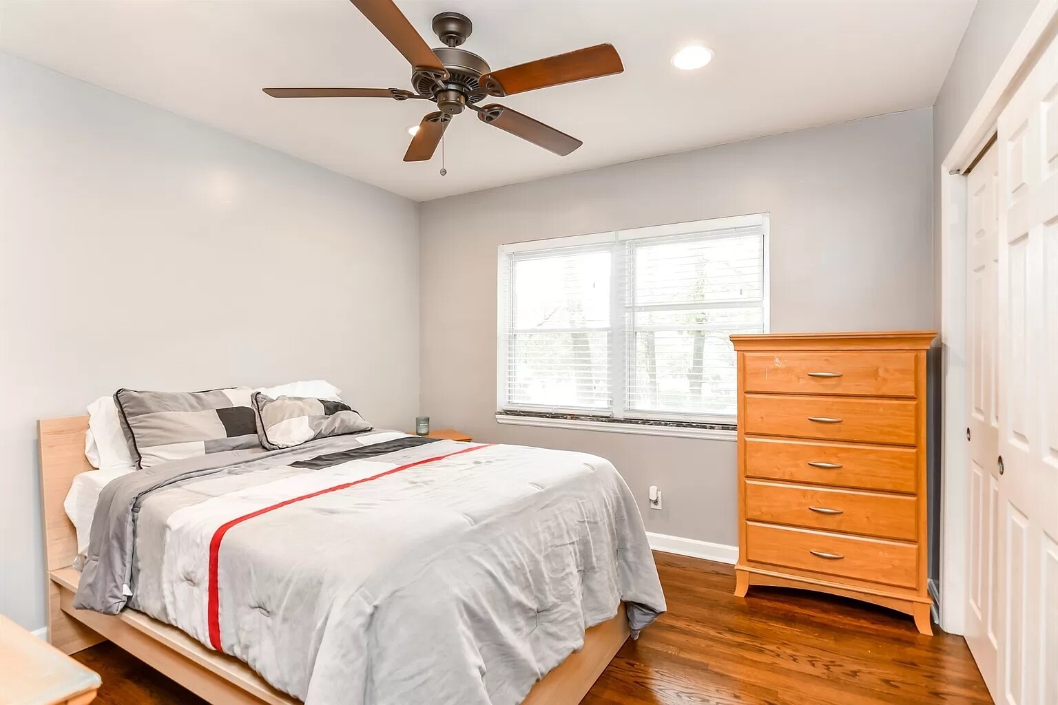 Building Photo - 2480 Cascade Rd SW