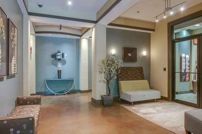 Building Photo - Awesome 1BE/1BA unit at Bristol West End!
