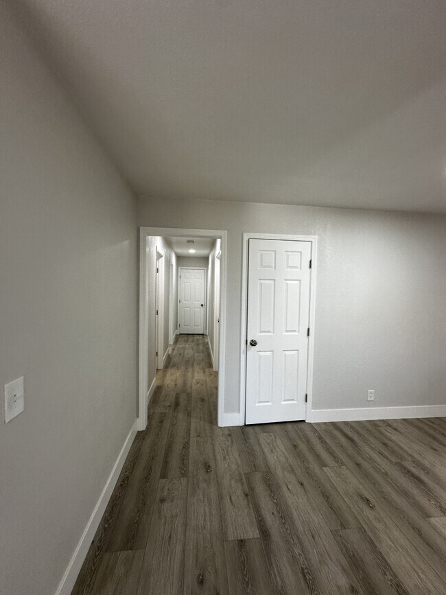 Building Photo - 3221 San Carlos Way
