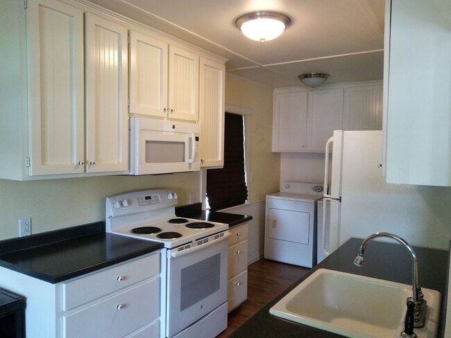 Building Photo - Cute 1 bedroom 1 bath home.