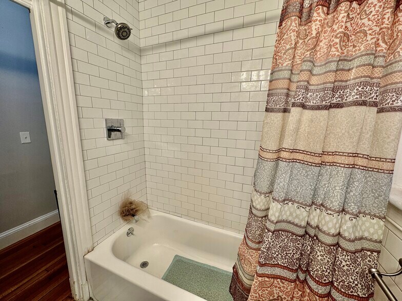 Building Photo - 1992 Commonwealth Ave