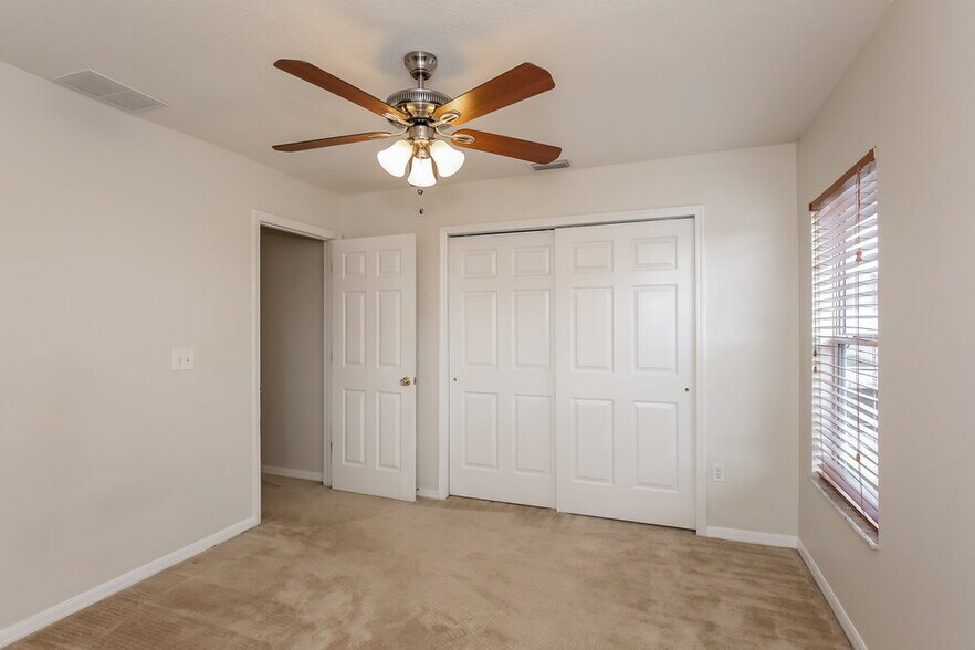 Building Photo - 9322 Zincoe Ln