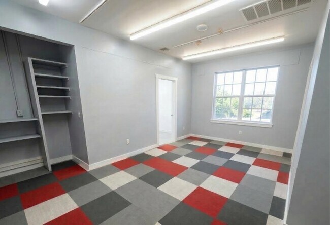 Building Photo - 148 71st St