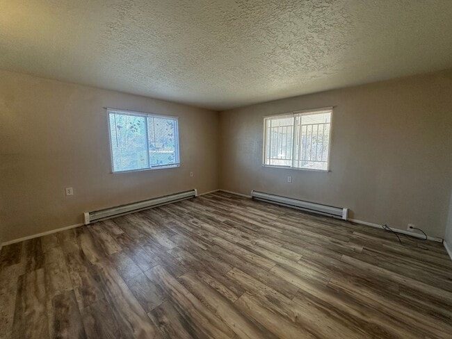 Building Photo - 3 Bedroom 2 Bathroom Top Level Duplex available for rent in Aztec, NM