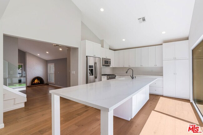 Building Photo - 4911 Patrae St