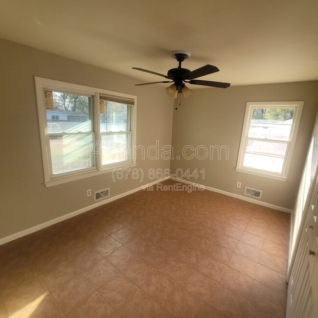 Building Photo - 3728 Loren Dr