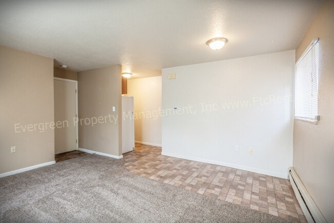 Building Photo - 1301 Burton Ct