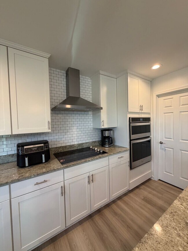 Building Photo - Beautiful and serene water view home in a secluded neighborhood!  2nd floor laundry!