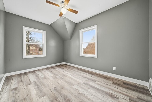 Building Photo - 8824 S Wabash Ave