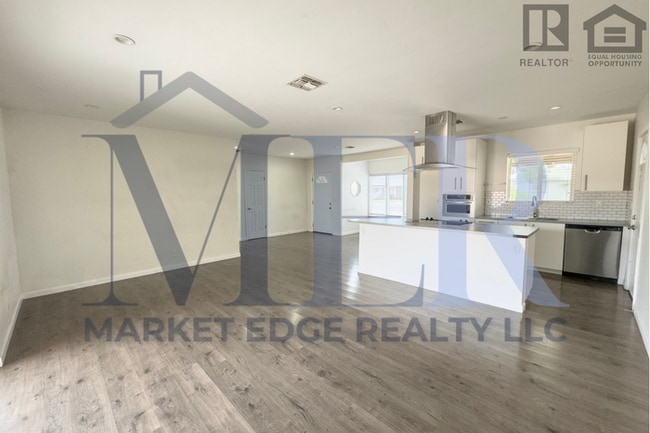 Building Photo - 4Bed/2Bath House at Alma School Rd/Ray Rd! Ready for Immediate Move-In! -- FENCED-IN YARD! NO HOA!