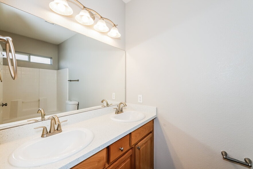 Building Photo - 5084 Tunnel Falls Dr