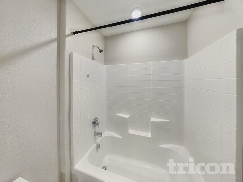 Building Photo - 908 Lady Bird St