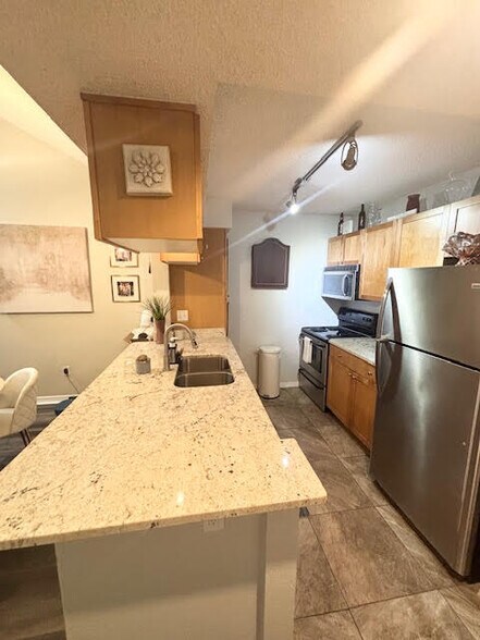 Building Photo - 2500 Winding Creek Blvd