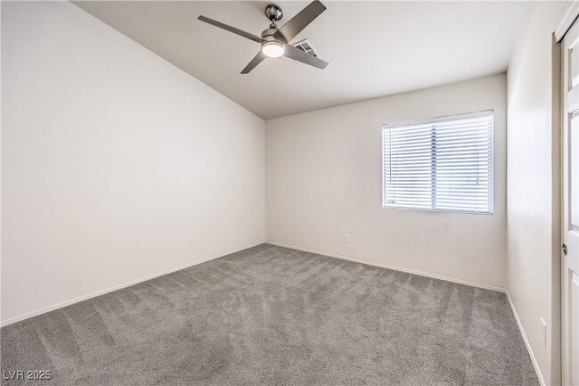 Building Photo - 1851 Vista Pointe Ave