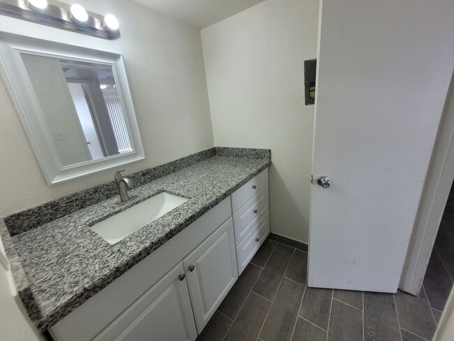 Interior Photo - Virginia Manor