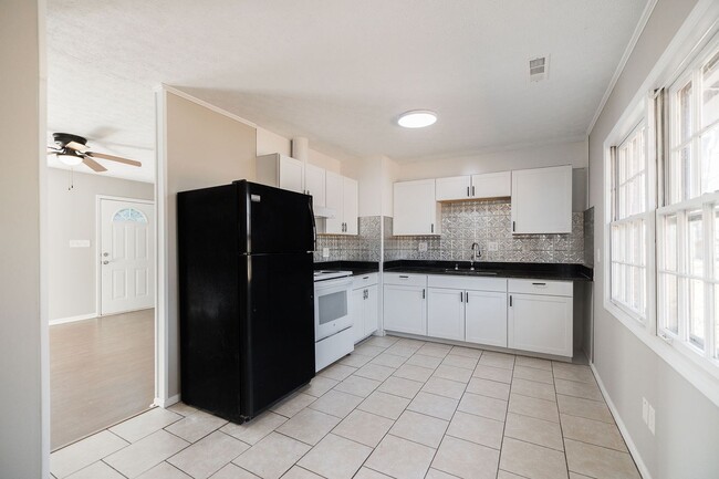 Building Photo - 6301 High Shoals Rd