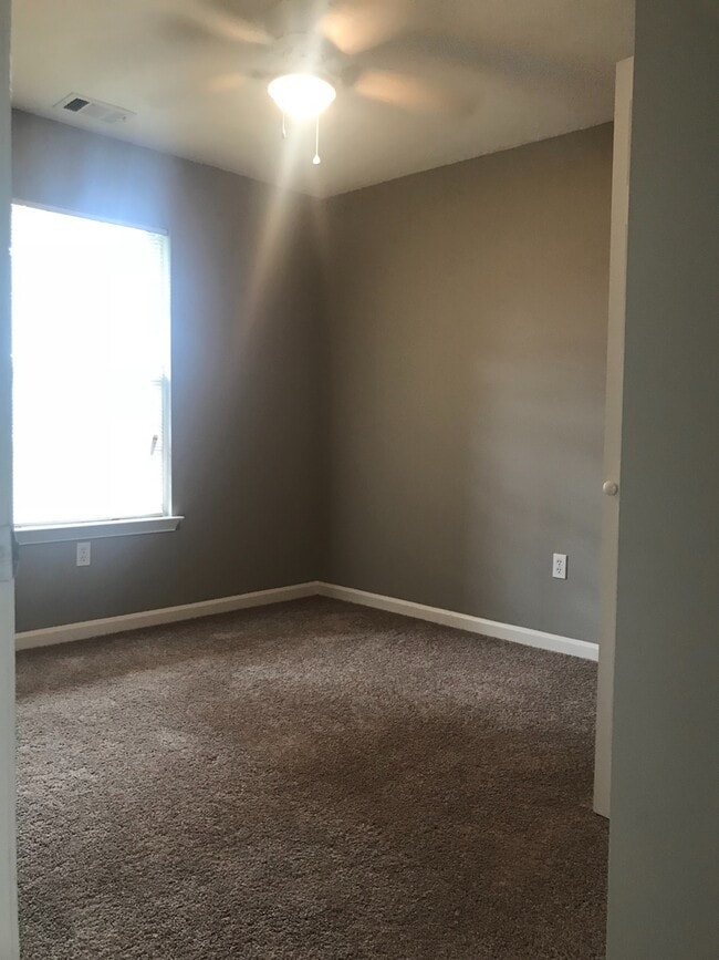 Building Photo - 230 Autumnwood Drive