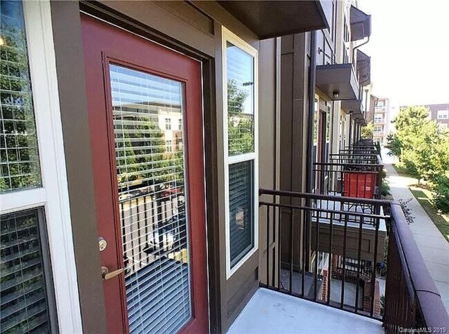 Building Photo - Room in 3 Bedroom Townhome at Seigle Point Dr