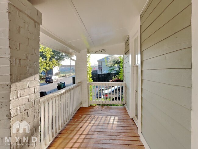 Building Photo - 117 Thayer Ave SE