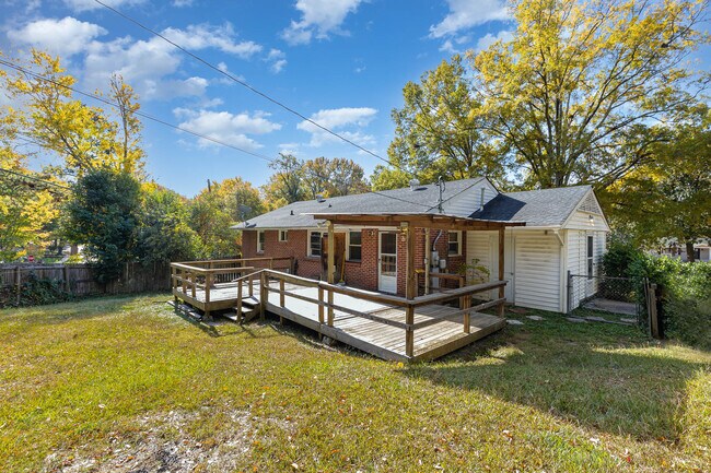 Building Photo - 4885 Oglethorpe Pl