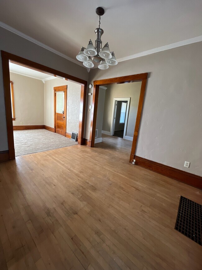 Building Photo - 712 Terrace Ave