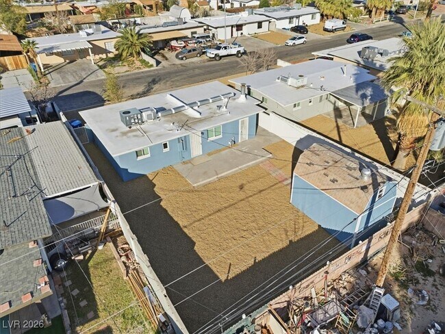 Building Photo - 604 Stanford St